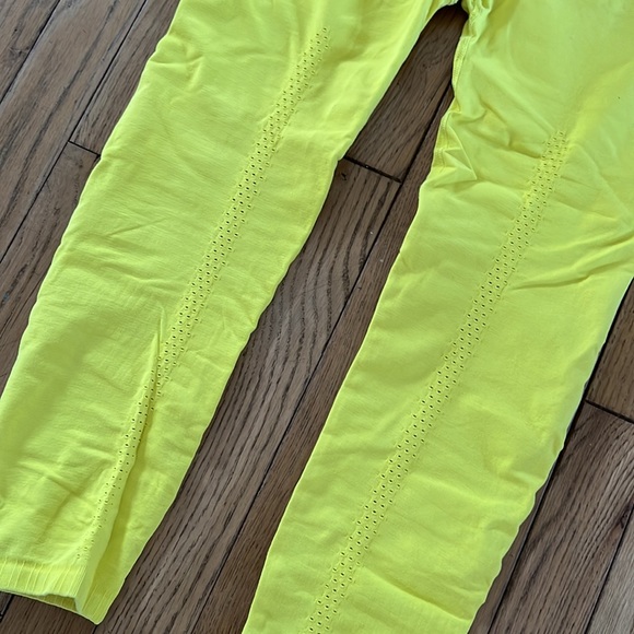 Yellow Free People good karma 7/8 leggings - Picture 6 of 10